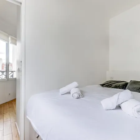 Apartment Lumineux Au Dernier Etage Paris