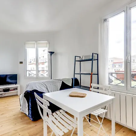 Lumineux Au Dernier Etage *